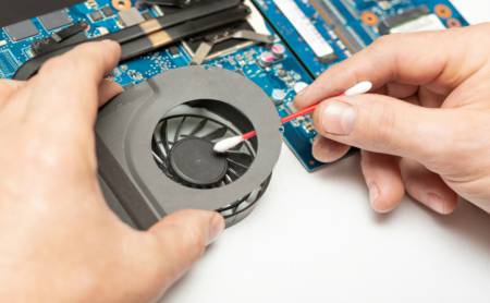 how to clean a laptop fan